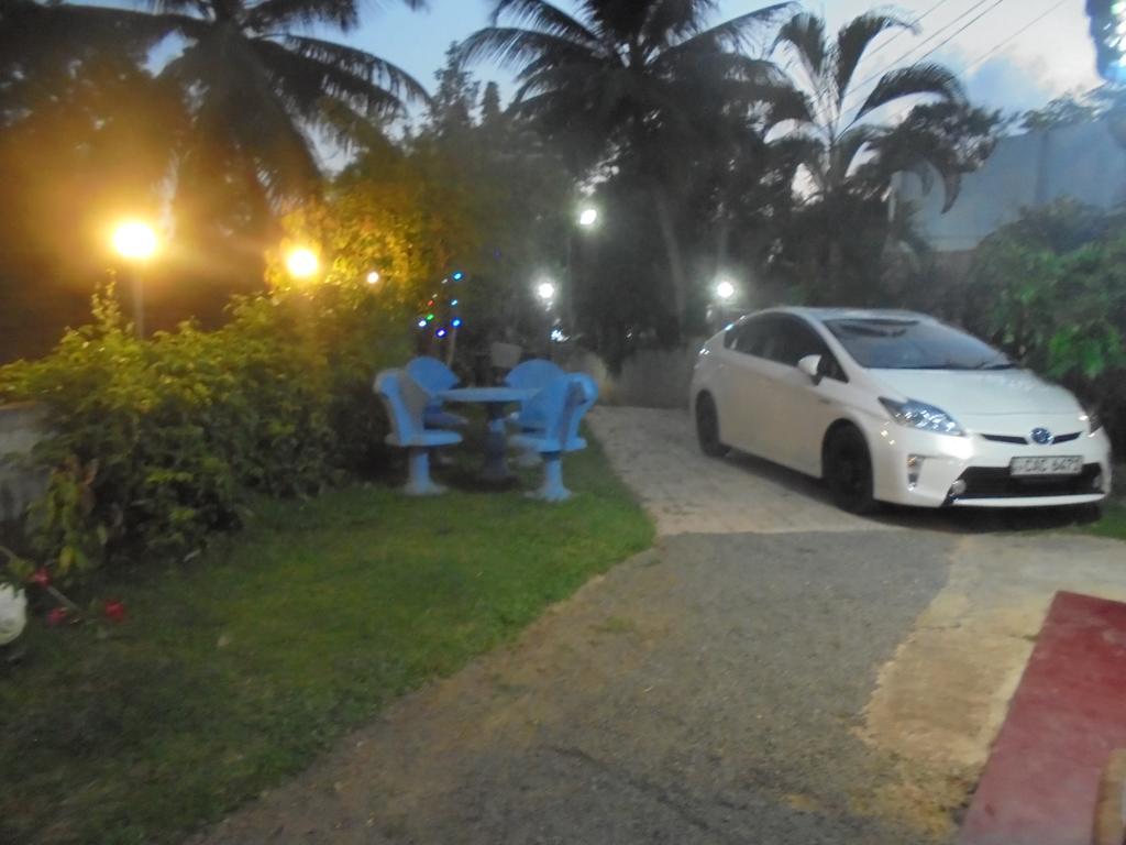 Sun Bird Eco Guest Mirissa Exterior foto