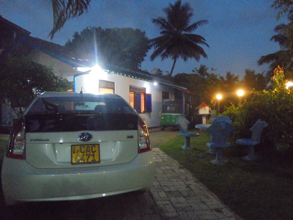 Sun Bird Eco Guest Mirissa Exterior foto